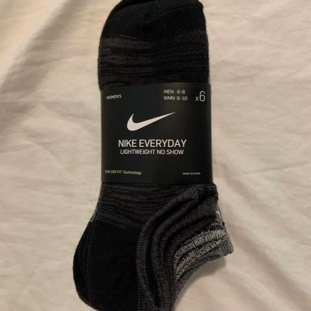 NIKE no show socks (women’s)